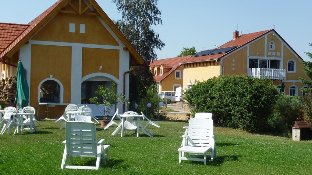 Aldos Panzio Hotel Farád Exterior foto