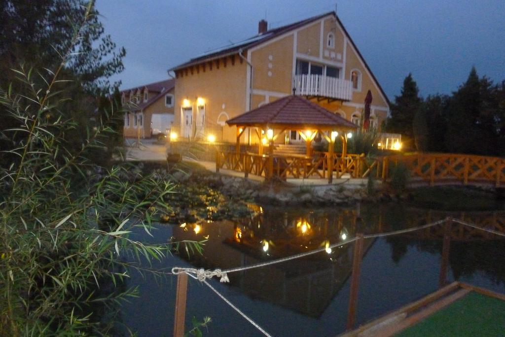 Aldos Panzio Hotel Farád Exterior foto