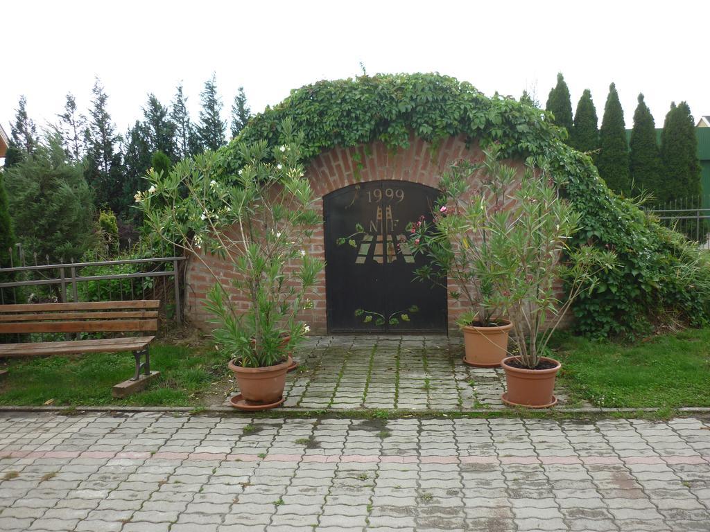Aldos Panzio Hotel Farád Exterior foto